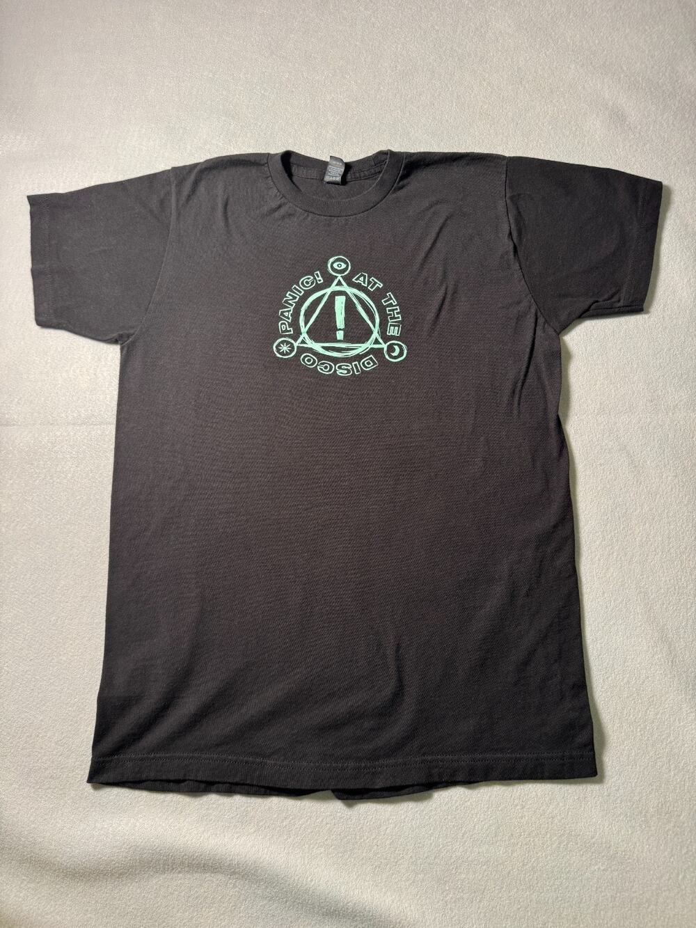 Panic! At the Disco Triangle Logo T-Shirt Y2K Tultex tag Size Medium